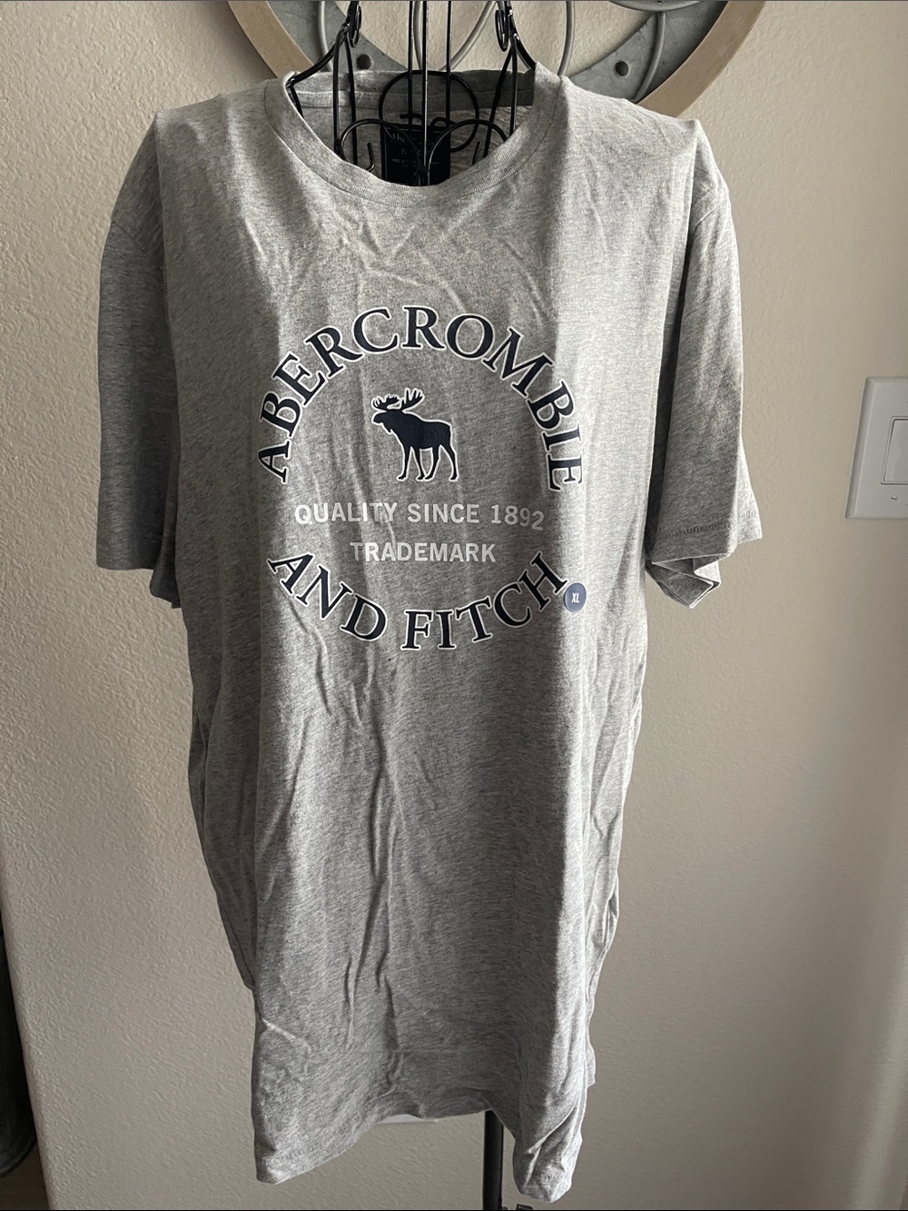 Abercrombie & Fitch Gray Logo Short-Sleeve Tee